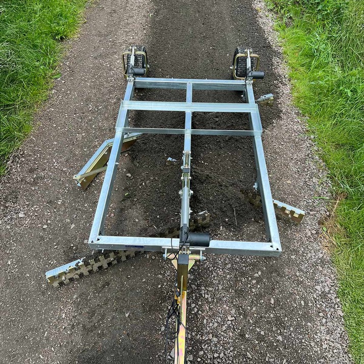 Planierschleppe Quad mit 3 Schneiden und elektrischer Höhenverstellfunktion