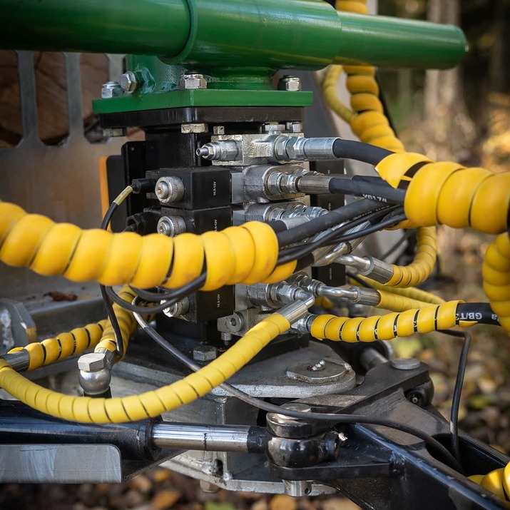 Forstanhänger Quad 3 Tonnen, mit 4,2 m Kran