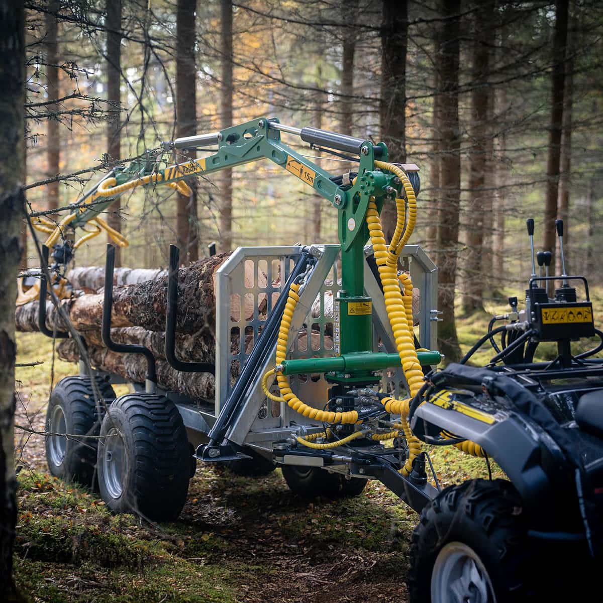 Forstanhänger Quad 3 Tonnen, mit 4,2 m Kran