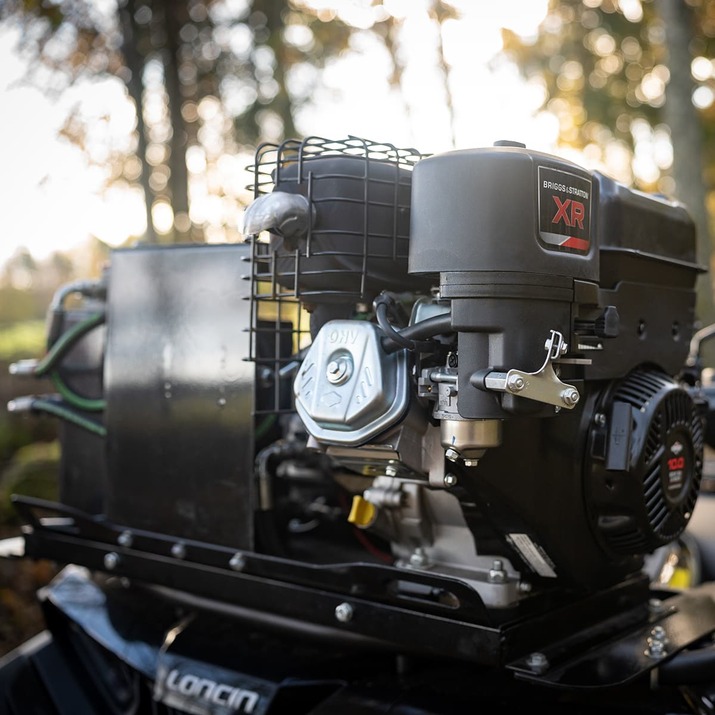 Forstanhänger Quad 3 Tonnen, mit 4,2 m Kran