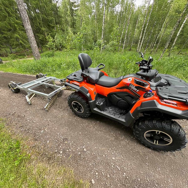 Planierschleppe Quad mit 3 Schneiden und elektrischer Höhenverstellfunktion