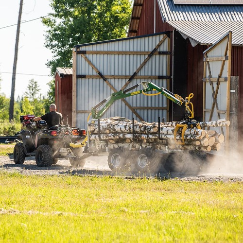 Forstanhänger Quad 3 Tonnen, mit 4,2 m Kran