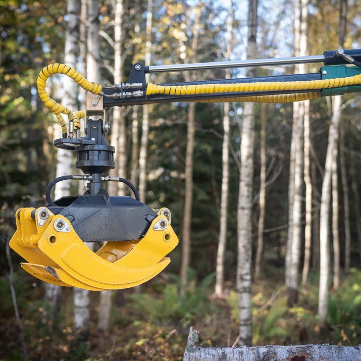 Forstanhänger Quad 3 Tonnen, mit 4,2 m Kran