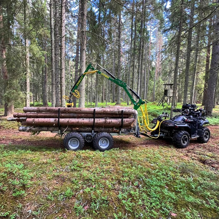 Forstanhänger Quad 3 Tonnen, mit 4,2 m Kran