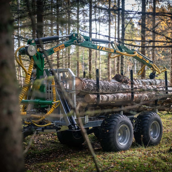 Forstanhänger Quad 3 Tonnen, mit 4,2 m Kran