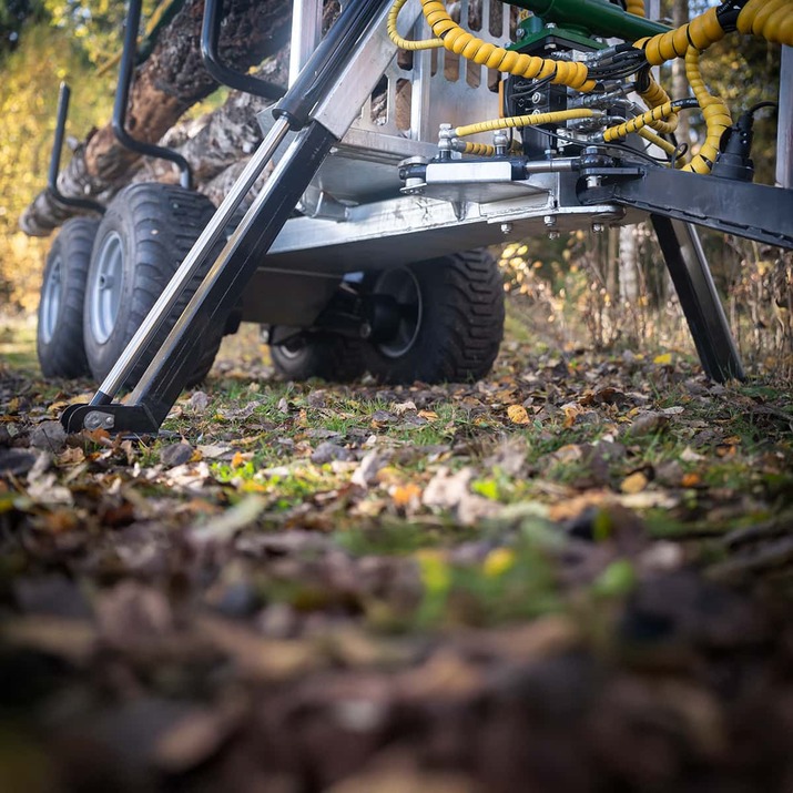 Forstanhänger Quad 3 Tonnen, mit 4,2 m Kran