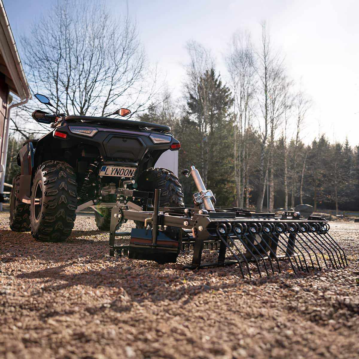 Quad-Hofegge mit einstellbarem Fahrwerk und Zugvorrichtung