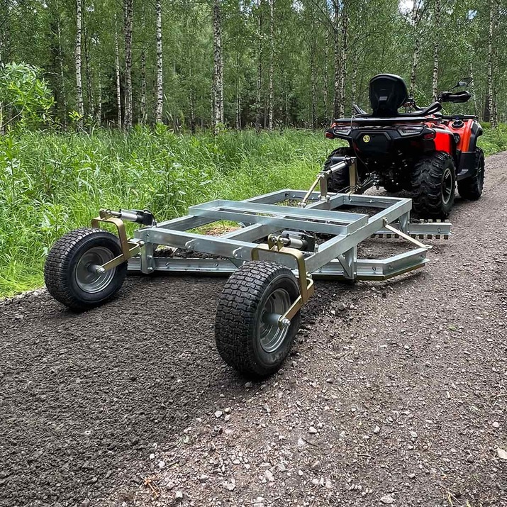 Planierschleppe Quad mit 3 Schneiden und elektrischer Höhenverstellfunktion