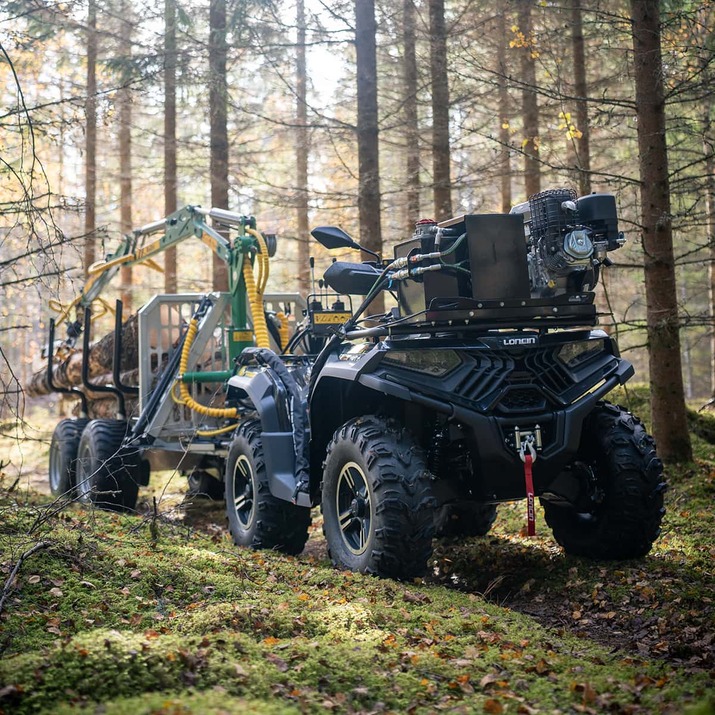 Forstanhänger Quad 3 Tonnen, mit 4,2 m Kran