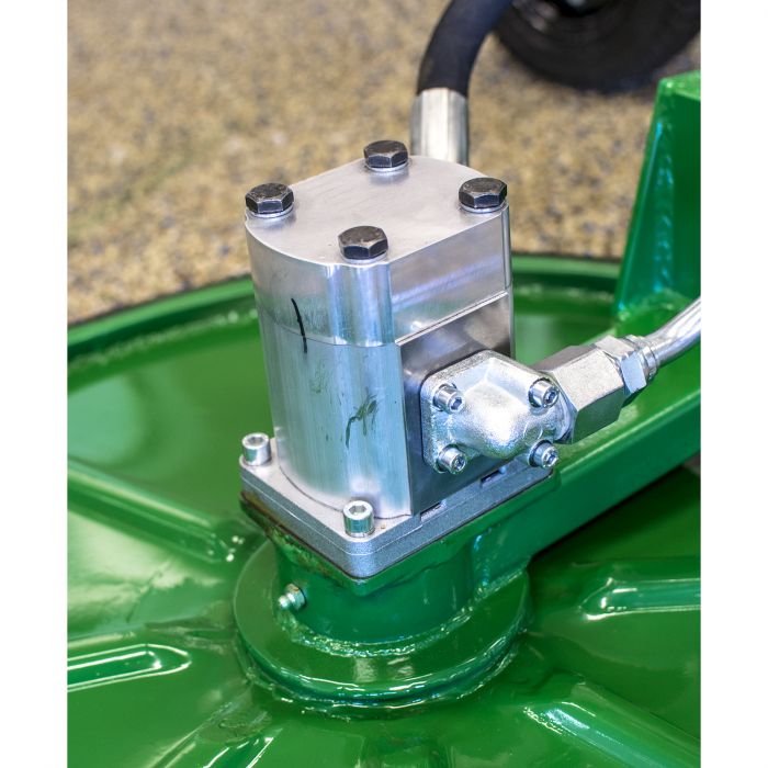 Hydraulischer Zaunmäher