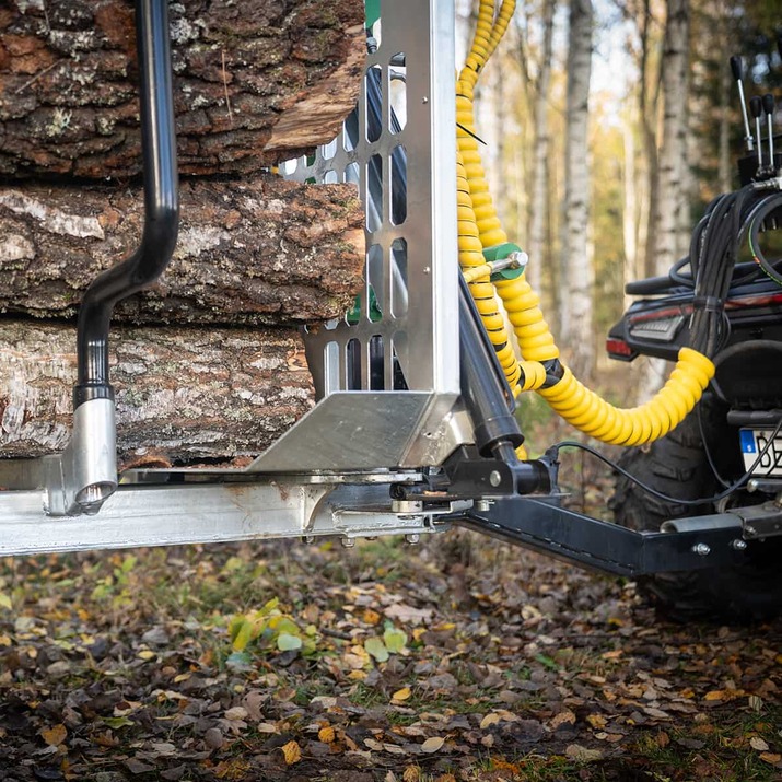 Forstanhänger Quad 3 Tonnen, mit 4,2 m Kran