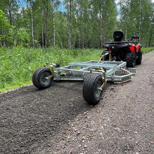 Planierschleppe Quad mit 3 Schneiden und elektrischer Höhenverstellfunktion
