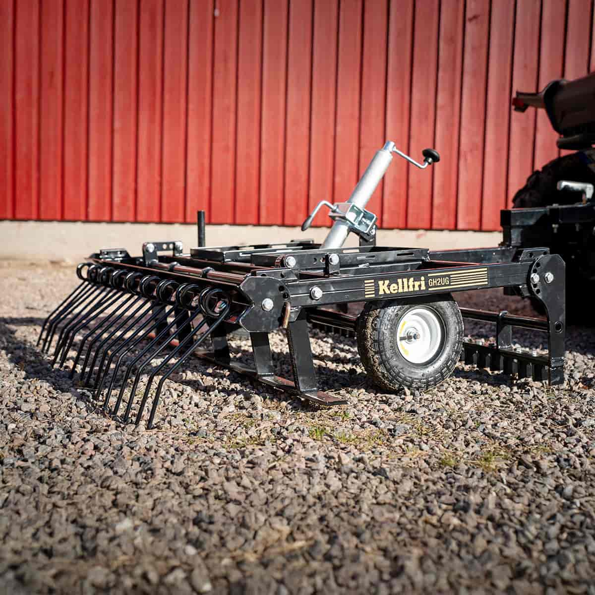 Quad-Hofegge mit einstellbarem Fahrwerk und Zugvorrichtung