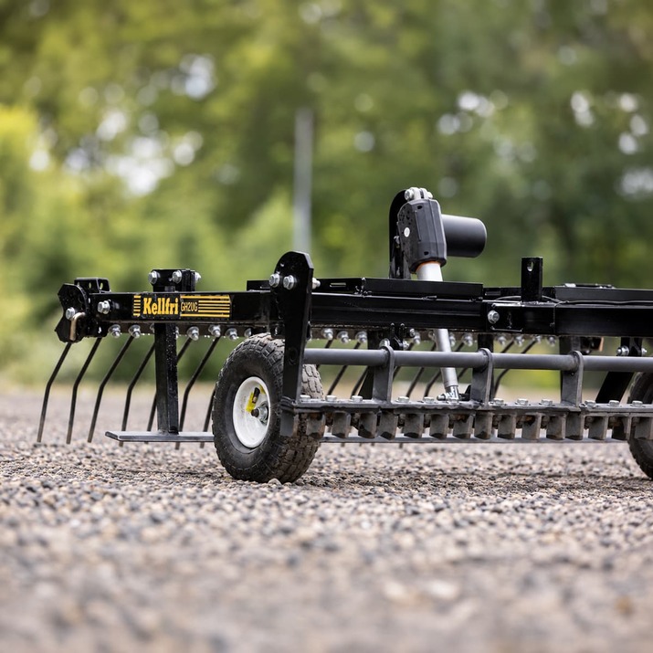 Quad-Hofegge mit einstellbarem Fahrwerk und Zugvorrichtung