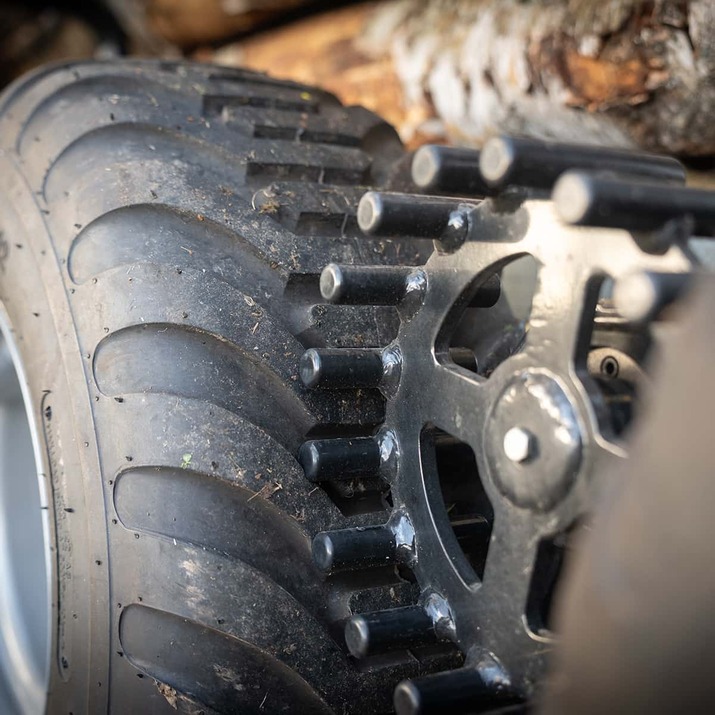 Forstanhänger Quad 3 Tonnen, mit 4,2 m Kran