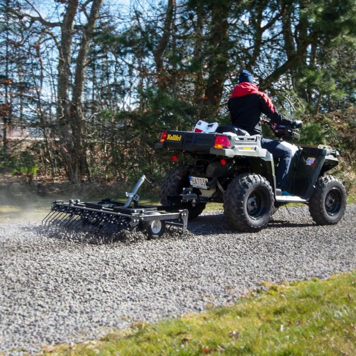 Quad-Hofegge mit einstellbarem Fahrwerk und Zugvorrichtung