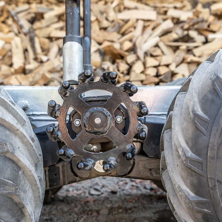 Forstanhänger Quad 3 Tonnen, mit 4,2 m Kran