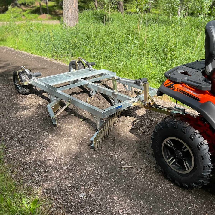 Planierschleppe Quad mit 3 Schneiden und elektrischer Höhenverstellfunktion