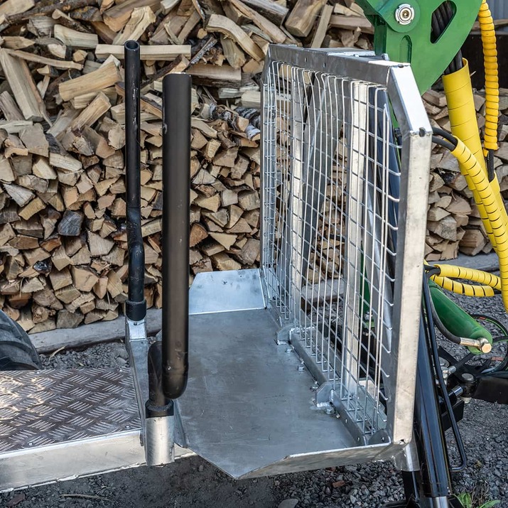 Forstanhänger Quad 3 Tonnen, mit 4,2 m Kran