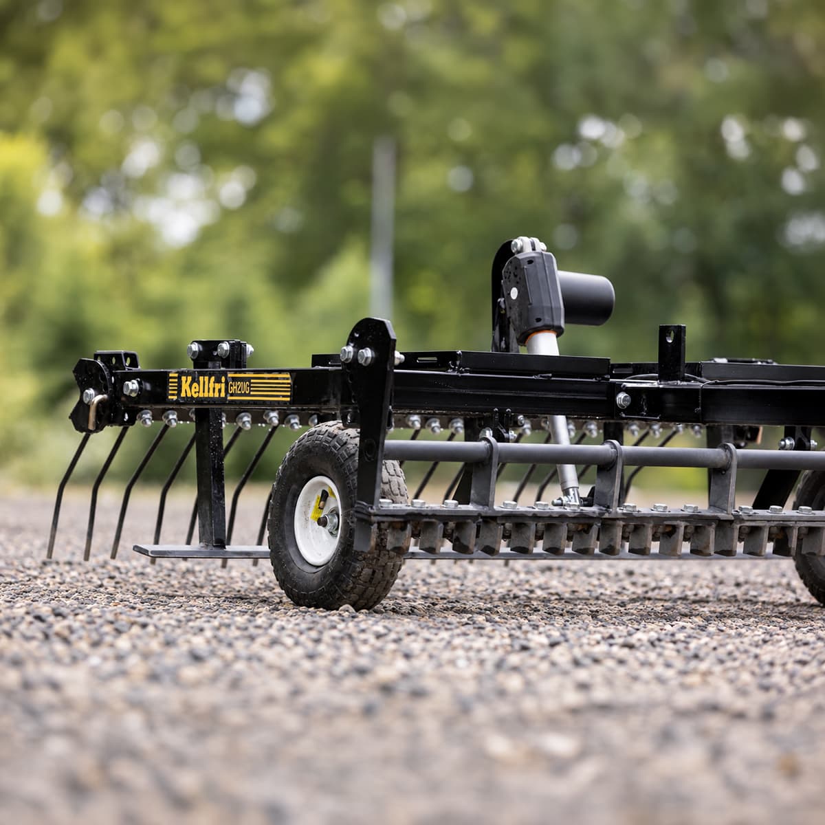 Quad-Hofegge mit einstellbarem Fahrwerk und Zugvorrichtung