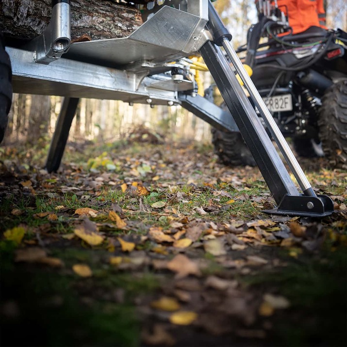 Forstanhänger Quad 3 Tonnen, mit 4,2 m Kran