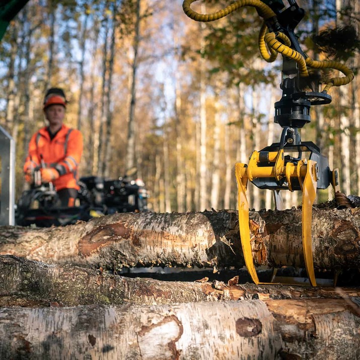 Forstanhänger Quad 3 Tonnen, mit 4,2 m Kran