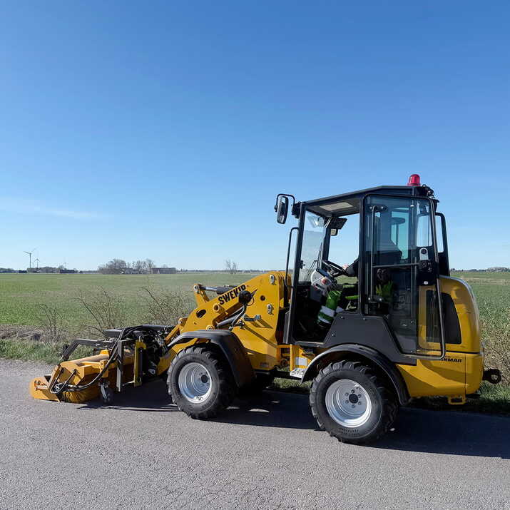 Kehrmaschine mit Auffangbehälter
