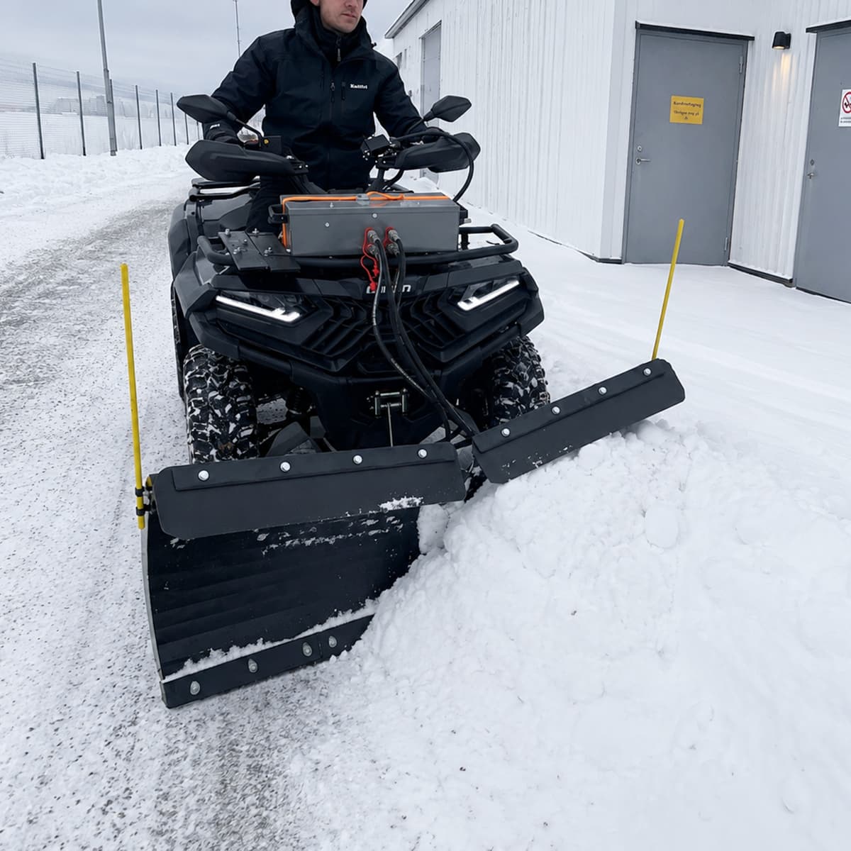 V-Form Schneepflug für Quad 150 cm mit Hydraulikaggregat und Zylinder