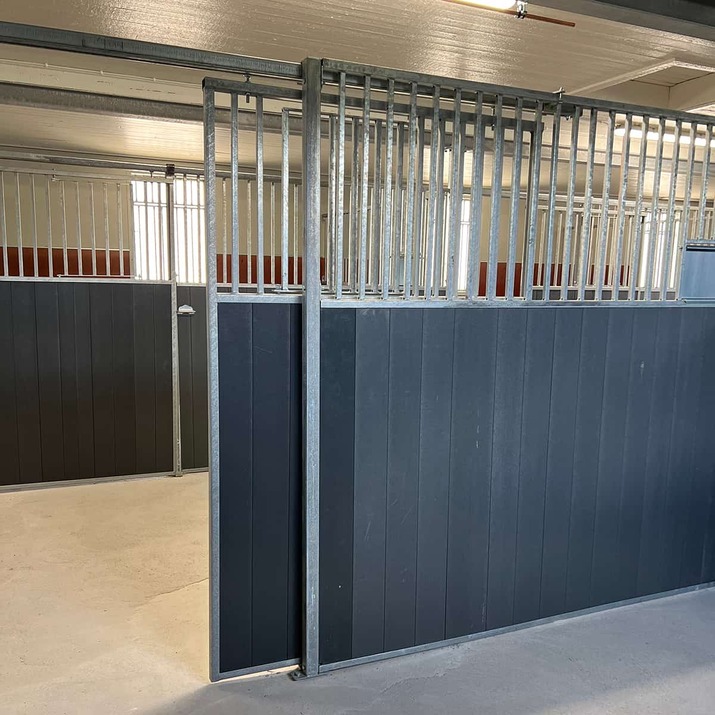 Front mit Schiebetür 3,5 m, inkl. Kunststoffbohlen, SWE