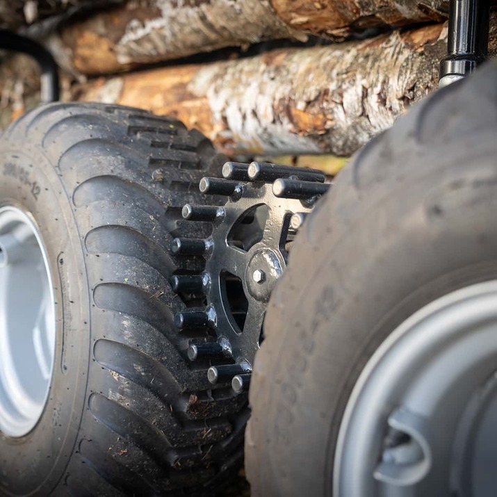 Forstanhänger Quad 3 Tonnen, mit 4,2 m Kran