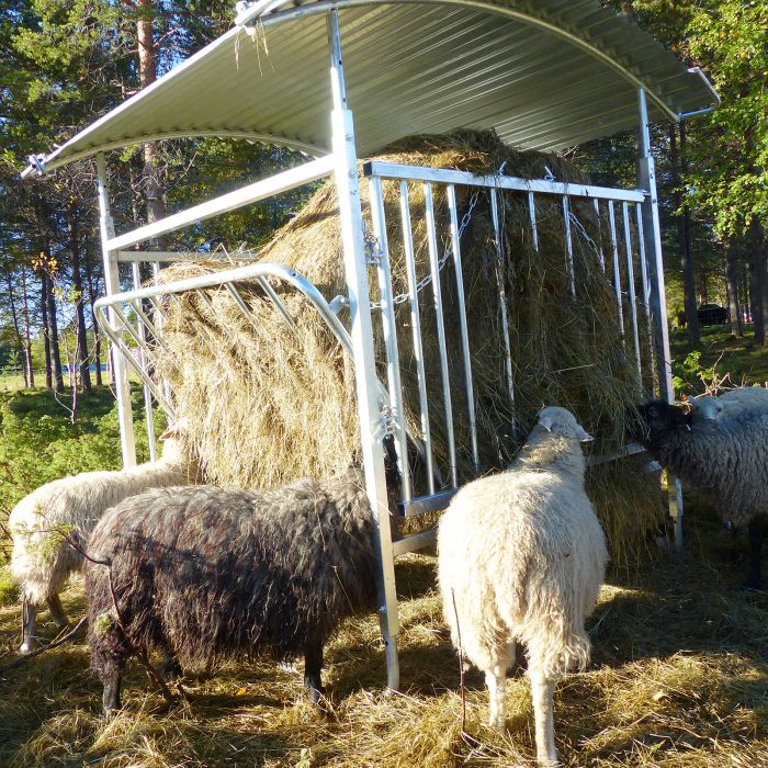 Heuraufe mit Dach für Schafe