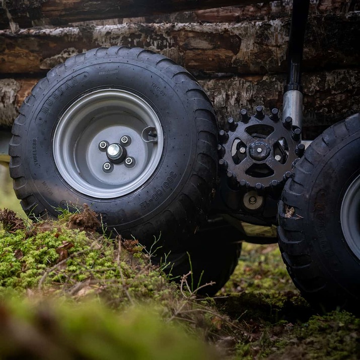 Forstanhänger Quad 3 Tonnen, mit 4,2 m Kran