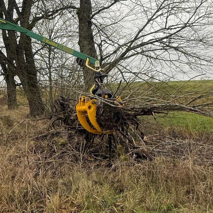 Reisiggreifer inkl. Hydraulikschlauch und Schrauben