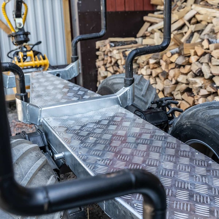 Forstanhänger Quad 3 Tonnen, mit 4,2 m Kran
