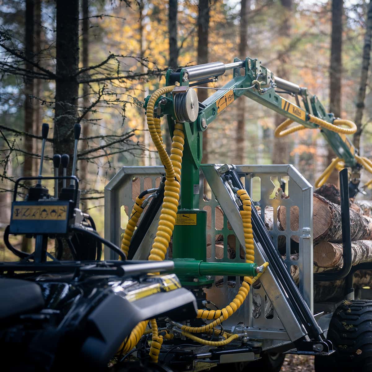 Forstanhänger Quad 3 Tonnen, mit 4,2 m Kran