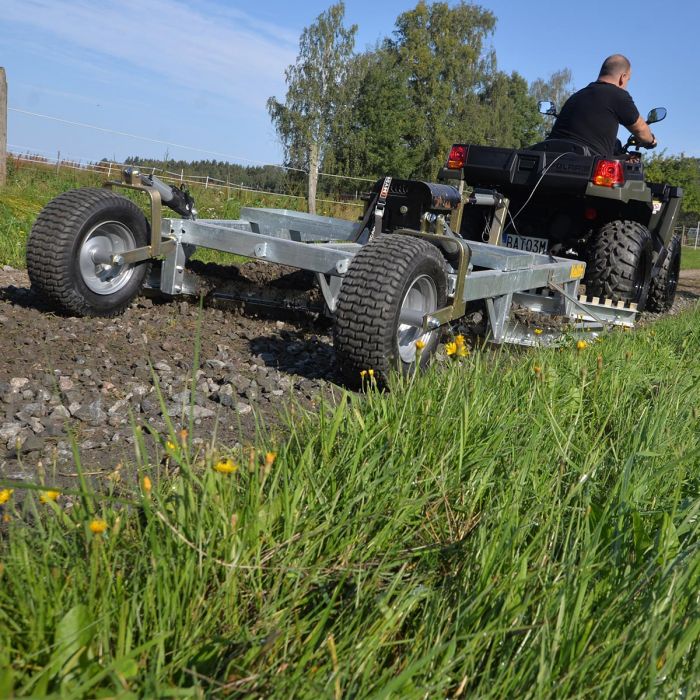 Planierschleppe Quad mit 3 Schneiden und elektrischer Höhenverstellfunktion